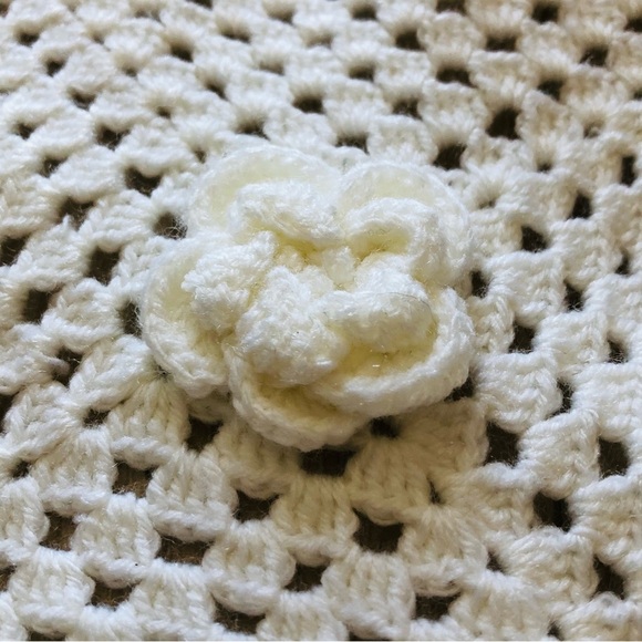 Handmade White Crocheted Baby Crib Blanket with Flower Granny Squares - Picture 5 of 7